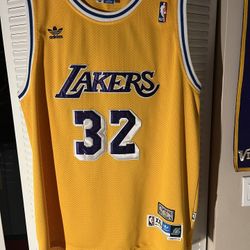 Magic Johnson Jersey 
