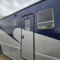 MotorHome/ Travel Trailer 