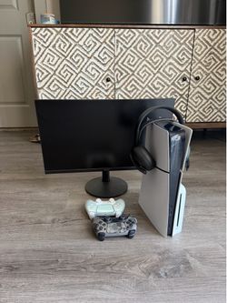 Ps5 (2 controllers and acer monitor and headset )