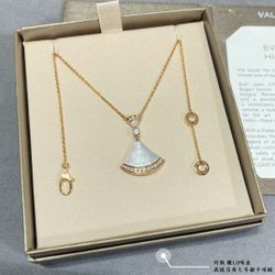 Luxury 18K Gold-Plated Sterling Silver Fan-Shaped Mother-of-Pearl Necklace
