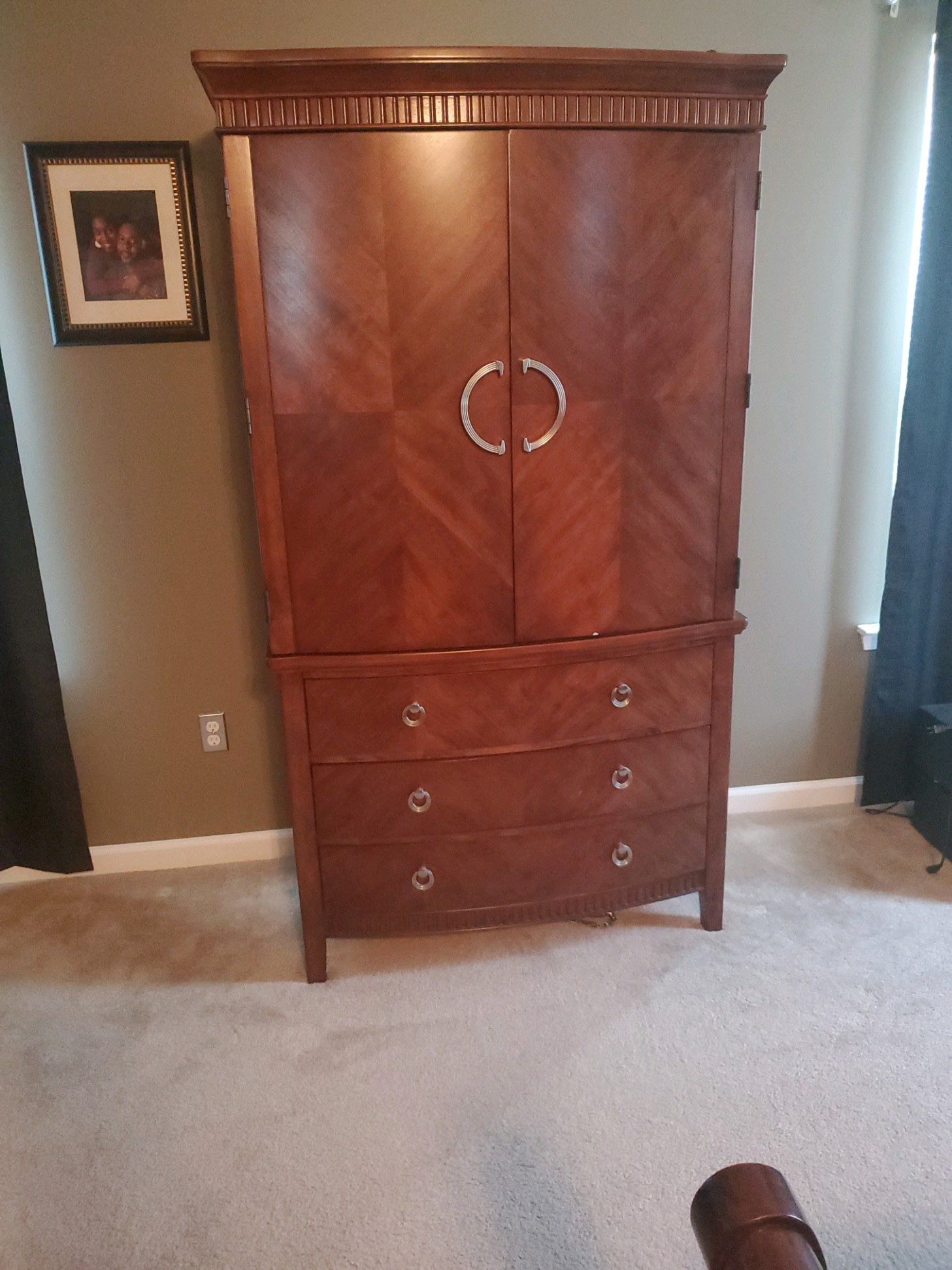 Armoire/TV stand