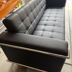 3-Seater Black Sofa – Modern Tufted Design