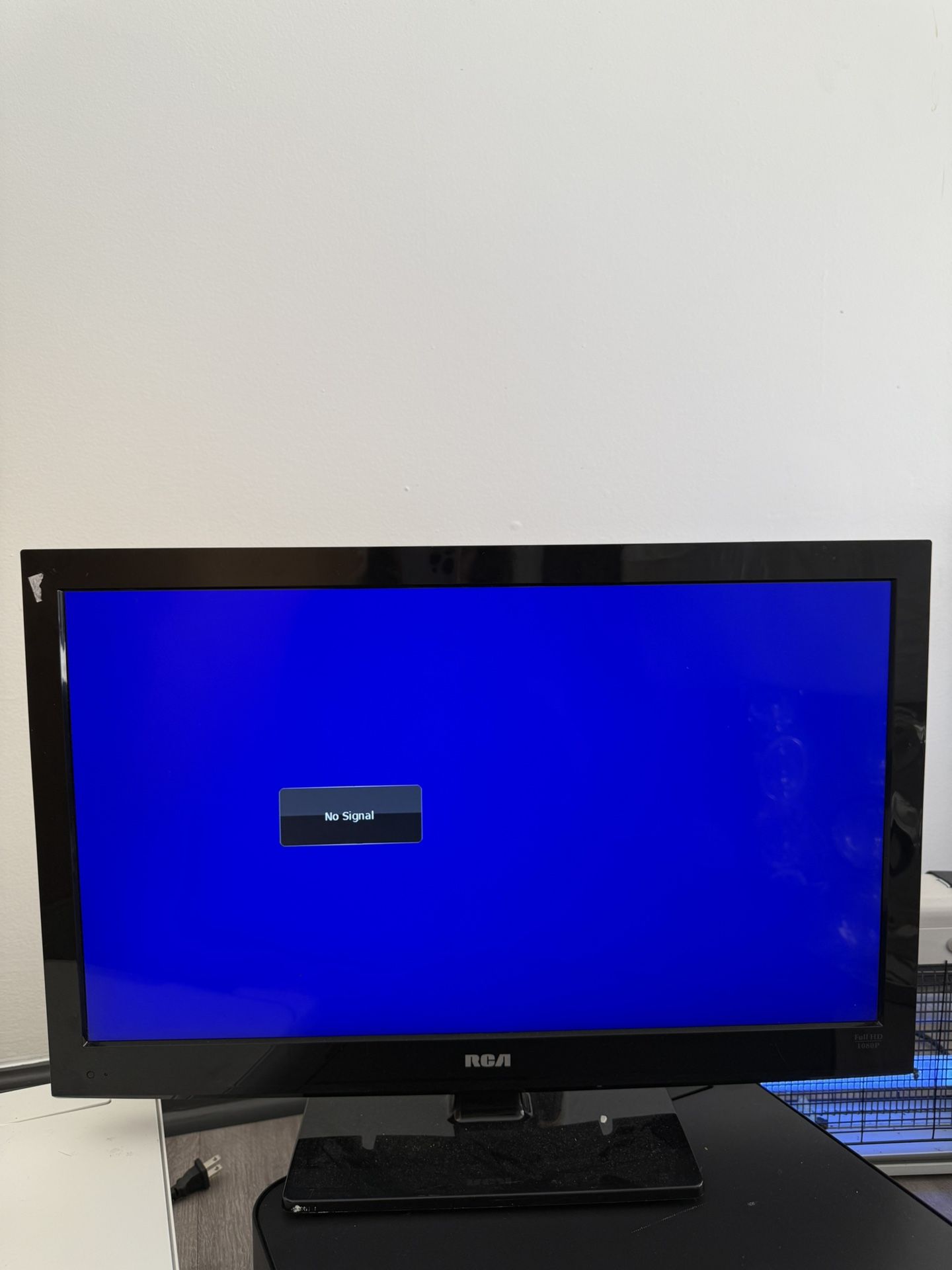 RCA 24” Flat Screen TV with Built-in DVD Player