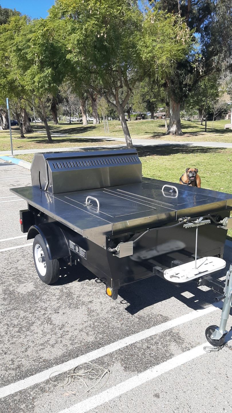 Crown Verity MCB-48 Propane BBQ