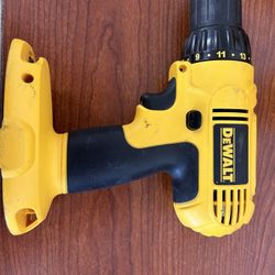 DeWalt DC759 Drill