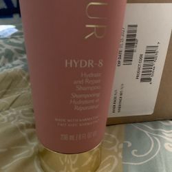 Vegamour Hydr-8 Hydrate And Repair Shampoo 