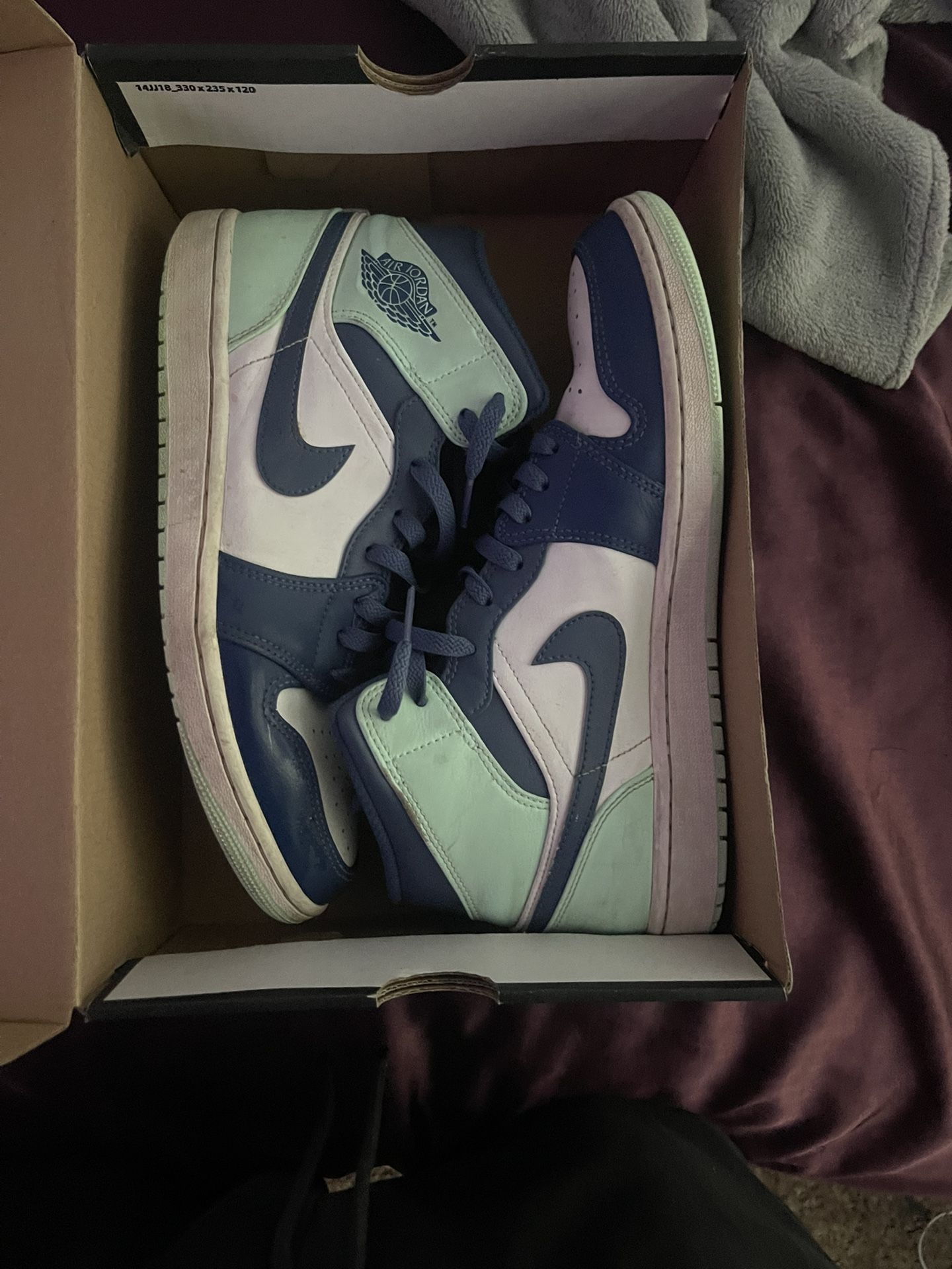 Jordan 1 Mid