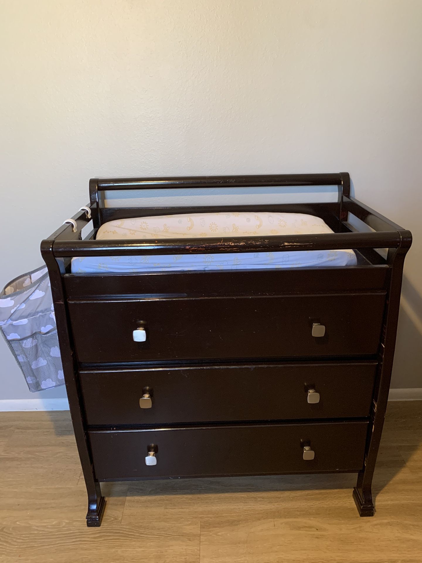 Baby Dresser/Changing table