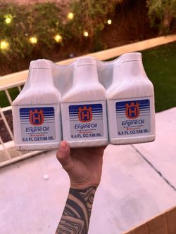 Husqvarna 50:1 Two-Stroke Engine Oil.