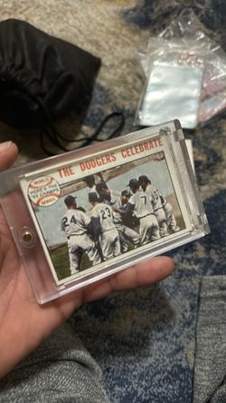 1964 Topps World Series Los Angeles Dodgers Celebrate #140  Sandy Koufax Ex