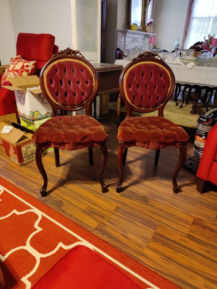 6 Victorian Chairs.