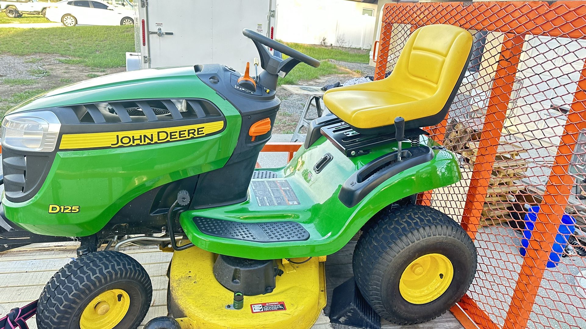 John Deere D125 20hp 32 hours 42in deck Spotless  $2600 firm (contact info removed) Springhill close to Mariner an Landover