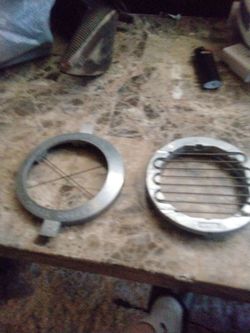 Vintage 1969 wedge fruit slicer