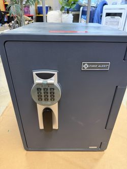 First Alert 2.14 Cu Ft Waterproof Fire Safe — Like New Condition