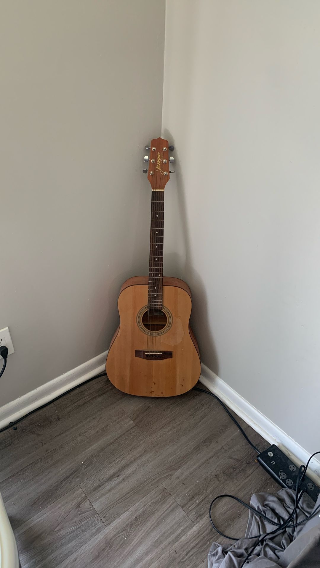 Jasmine Guitar
