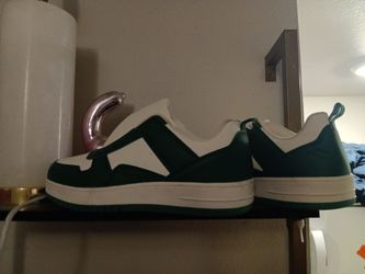 Shoes 10$ size in pics