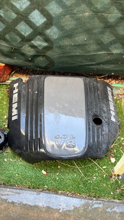 Dodge Challenger Engine Cover Hemis