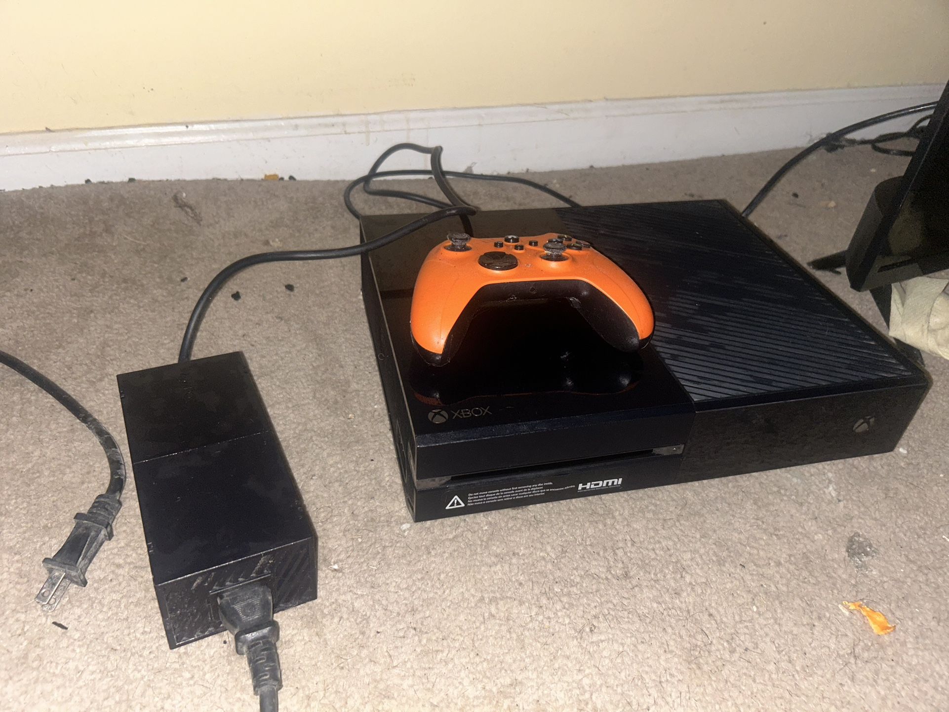 Xbox One & 32” Flat Screen