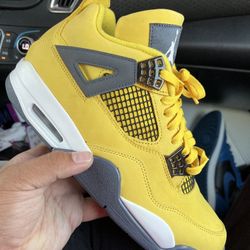 Jordan 4 Lightning 