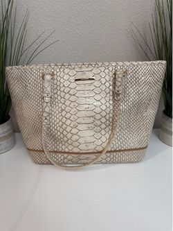 Brahmin Med. Asher NWOT
