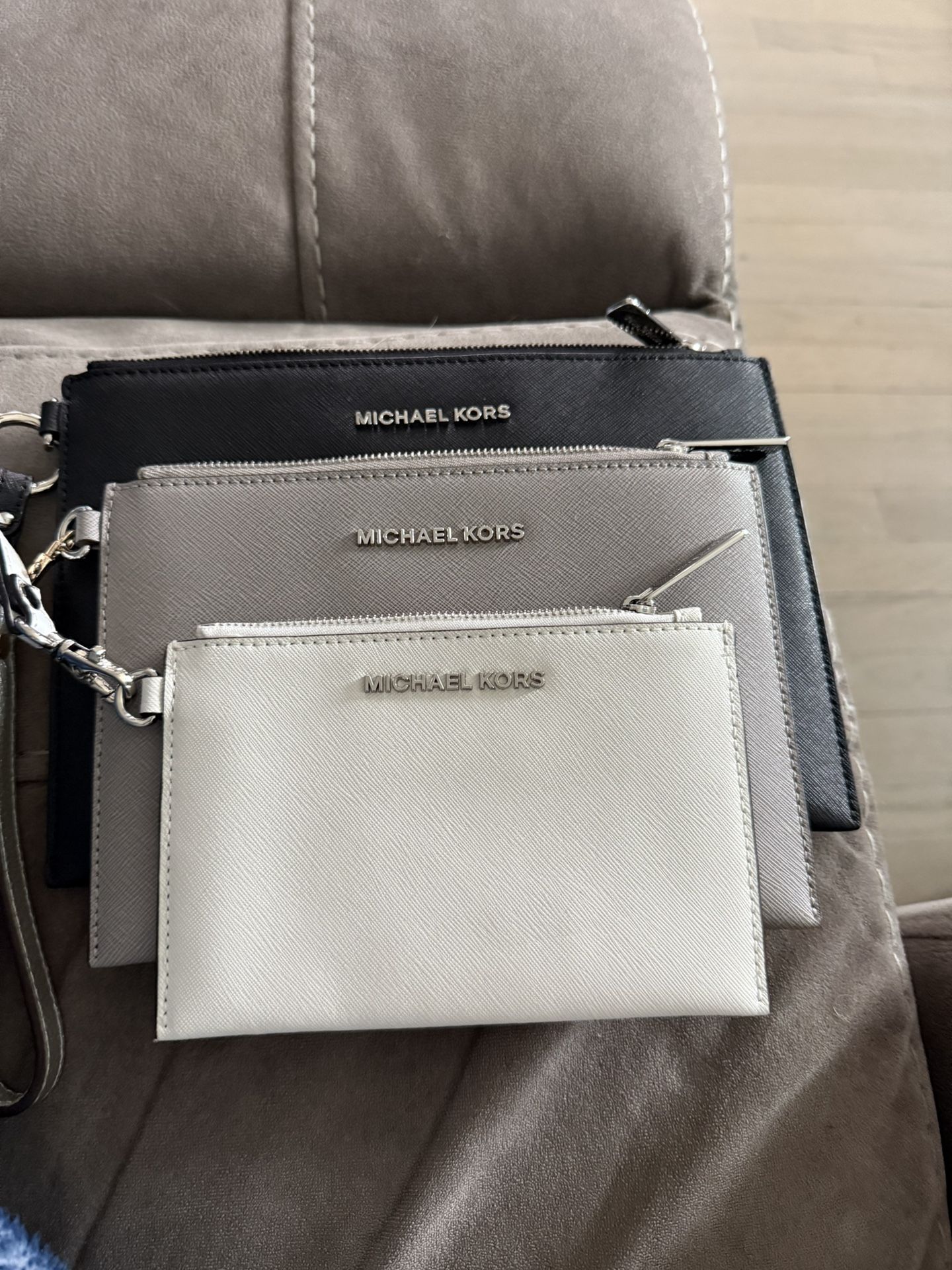 Michael Kors Jet Set Travel Wristlet Trio – Black, Gray & White