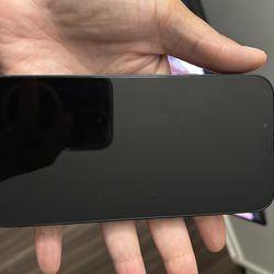 Black IPhone 14