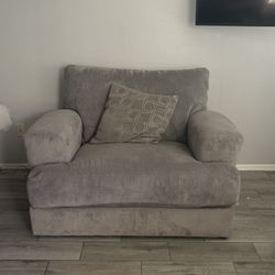Grey Couch : Moving Sale 