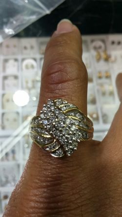 10k diamond ring 1.30 ct Diamonds 5.8 grams dont offer very good price