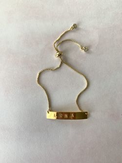 Adjustable and personalized bracelet