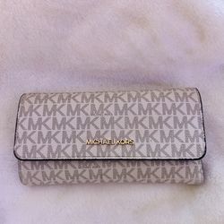 Michael Kors Tri-fold Wallet 