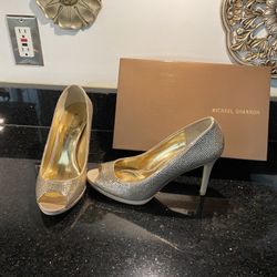 Michael Shannon Gold Peep Toe 3” Heels 10M