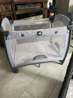 Graco play pen