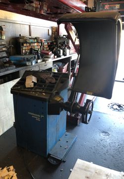 Tire balancer