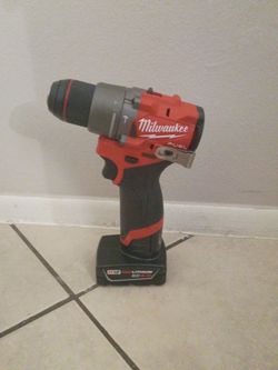 Milwaukee M12 FUEL 1/2" Hammer Drill (Brand New) with battery
