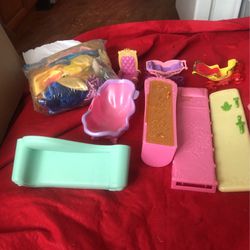 Various Doll Furniture & Accessories 