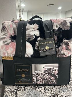 King size blanket with pillow cases