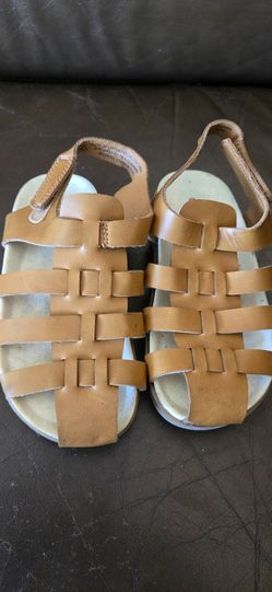 Old Navy boys summer sandals pre owned
