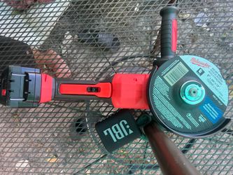 Milwaukee M18 fuel 2980-20 4-1/2’ - 6’ breaking angle grinder with high output 6.0 battery