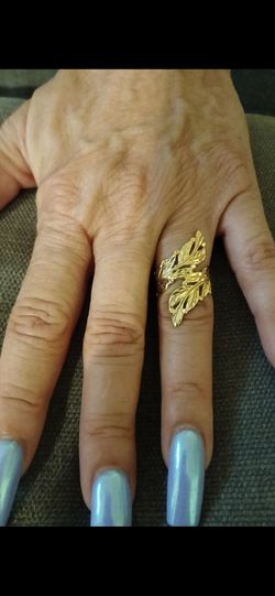 14k Beautiful Leaf Ring