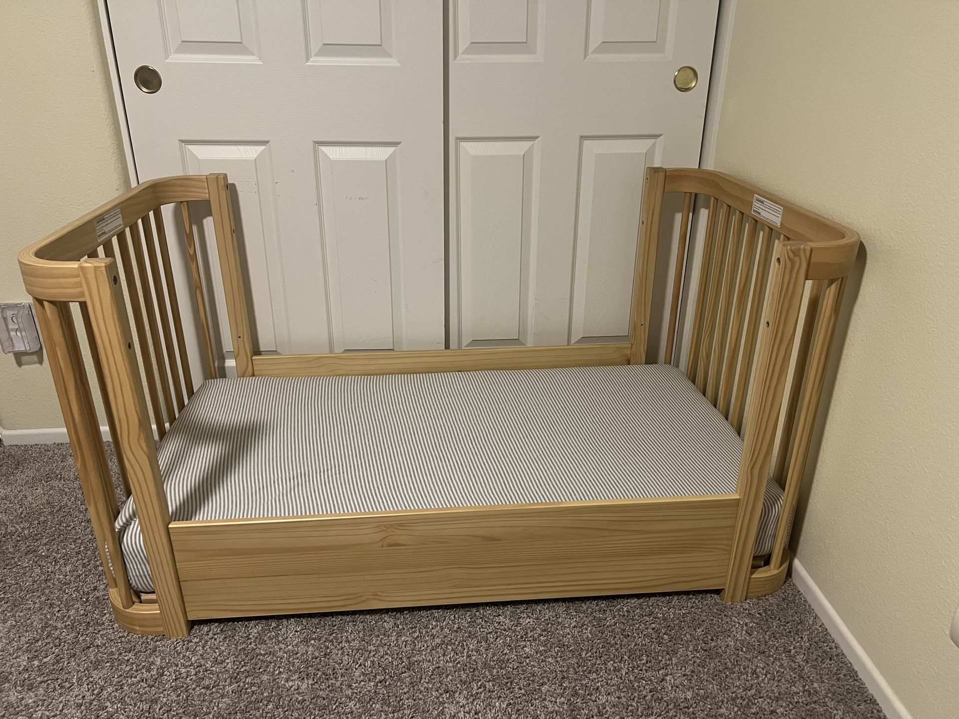 NESTIG WAVE CRIB