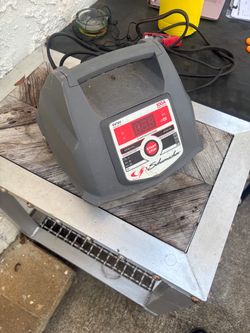 Schumacher 100A Battery Charger Engine Starter
