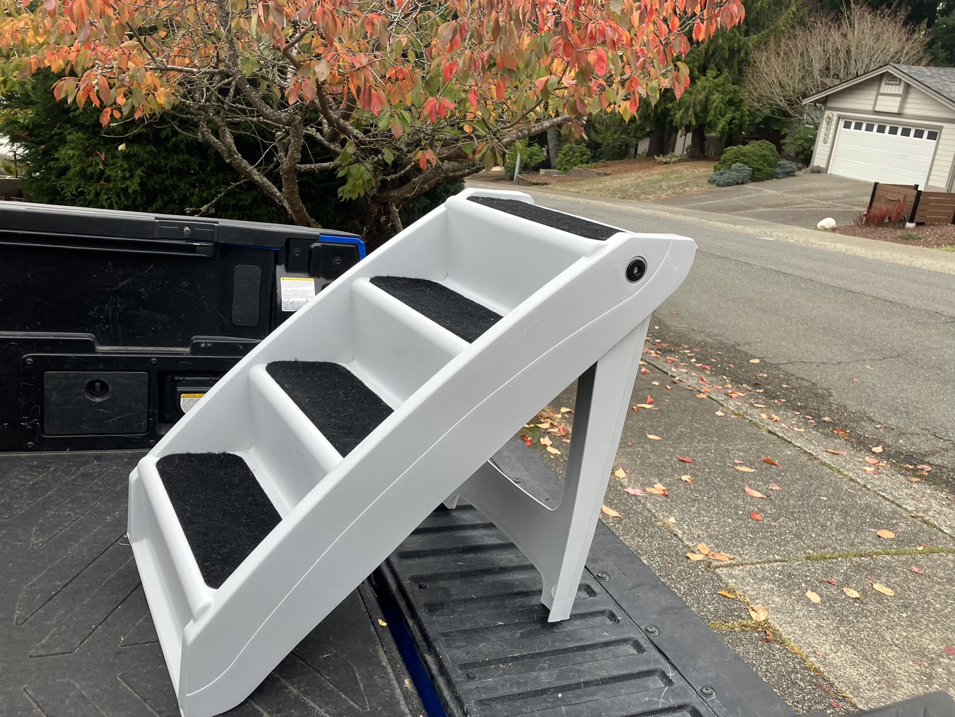 Pet Dog Stairs Steps Step Lightweight Folding Hard Plastic Stairs 25” High House Home Couch Bed like New