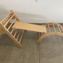 Pikler Triangle Set w/ Arch + Ramp – Montessori Climber