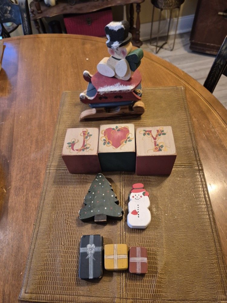 10 Vintage wooden christmas home decor items