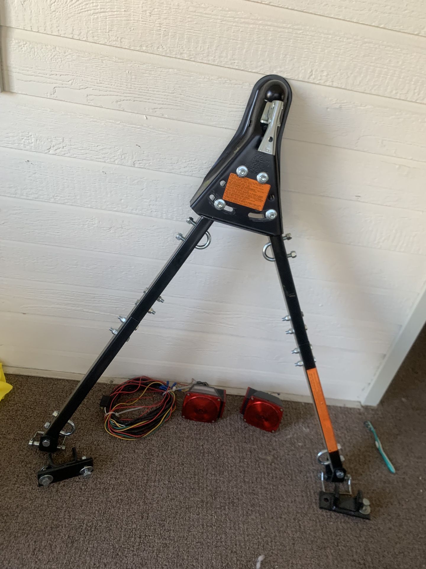 Tow Hitch with Light And Wire