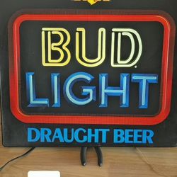 Used In Very Good Condition Bud Light Old School Bar Light