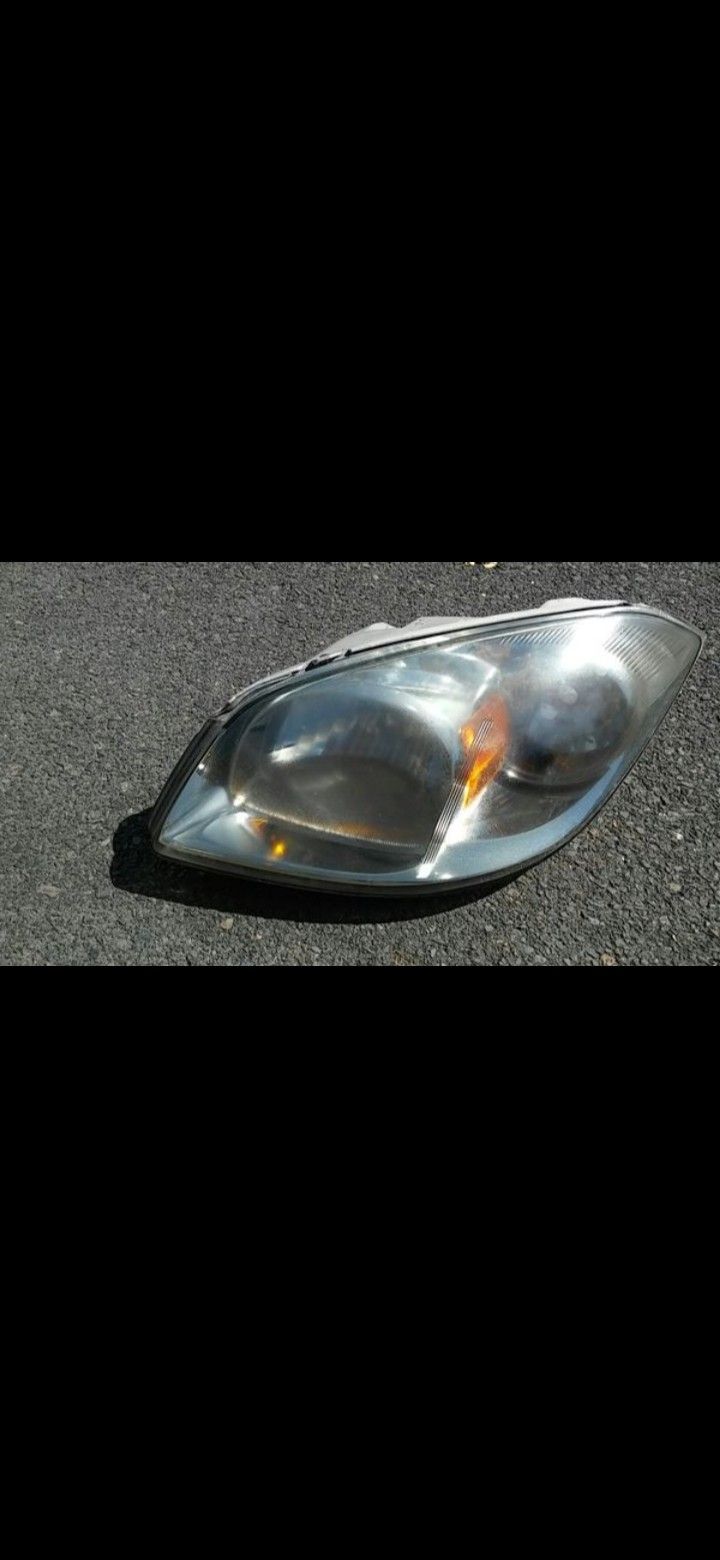 2010 Chevrolet cobalt driver side headlight.