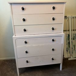 DRESSER