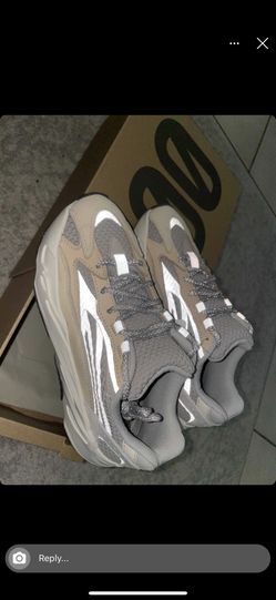 Yeezy 700 Cream Size 6.5 Men 8 Women 