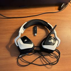  Corsair wireless headphones  